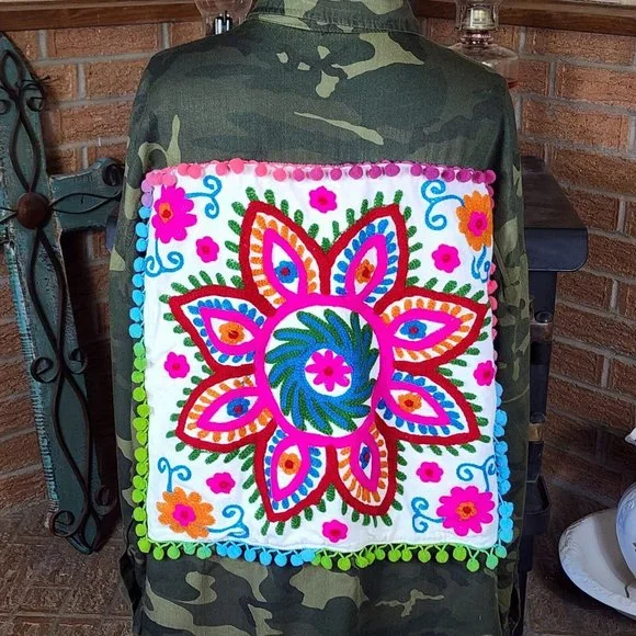 Escalier Camouflage Blouse Tapestry Embroidered Back Size M - Picture 1 of 6